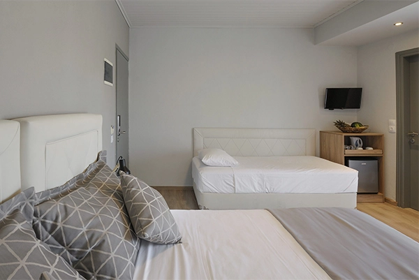 Poze-Cazari-Sea-Breeze-Skiathos-Camera-Nominala-Delux-Tripla-Skianthion-3