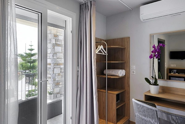 Poze-Cazari-Sea-Breeze-Skiathos-Camera-Nominala-Delux-Tripla-Skianthion-4