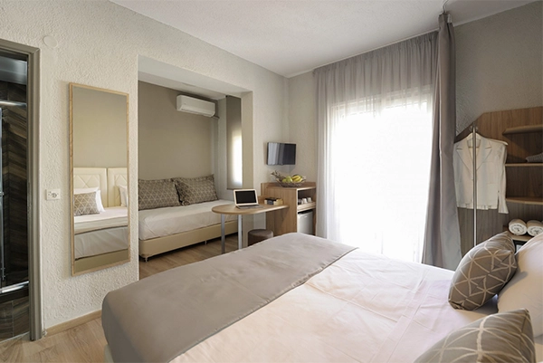 Poze-Cazari-Sea-Breeze-Skiathos-Camera-Nominala-Dubla-Superior-Skianthion-1