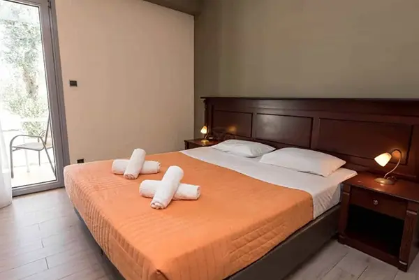 Poze-Cazari-Sea-Breeze-Skiathos-Hotel-Belvedere-7