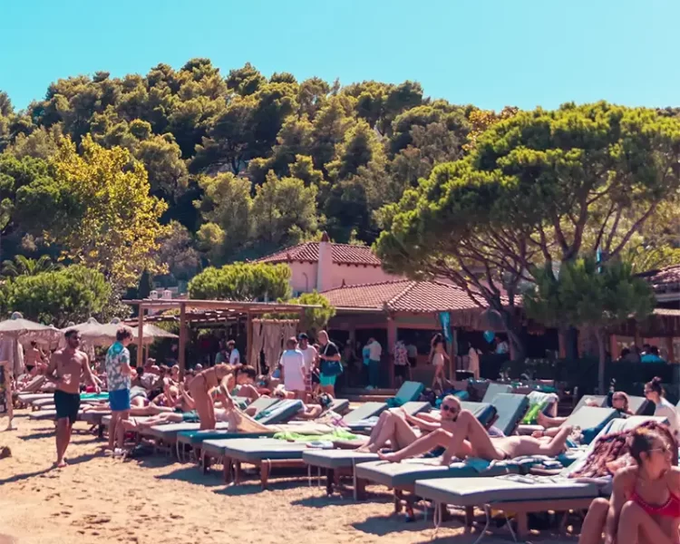 Program Sea Breeze Skiathos 2025 ziua 1 - Vacață de vară în insula Skiathos cu muzică bună și soare la plajă
