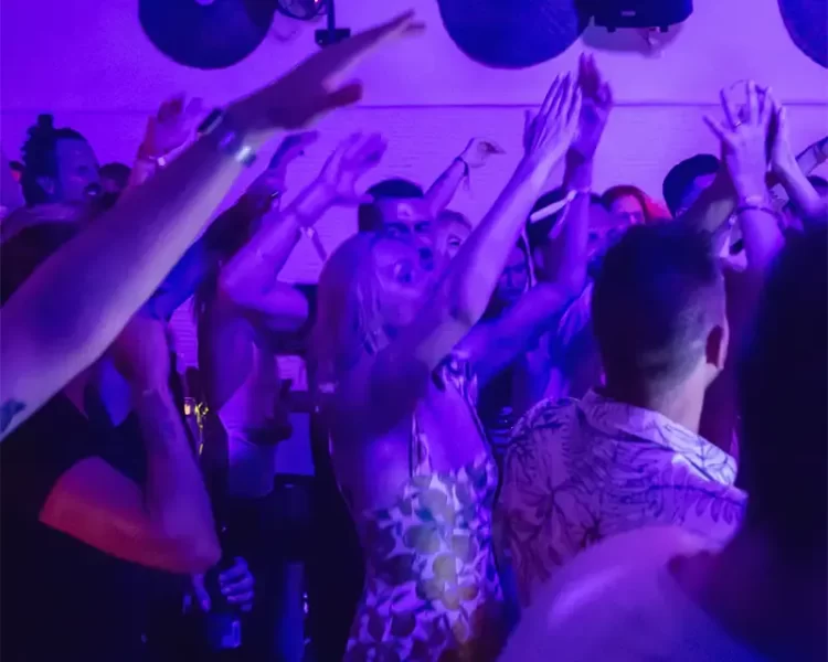 Program Sea Breeze Skiathos 2025 ziua 4 - Festival de vară pe plaja în Grecia cu muzică bună și distracție la mare